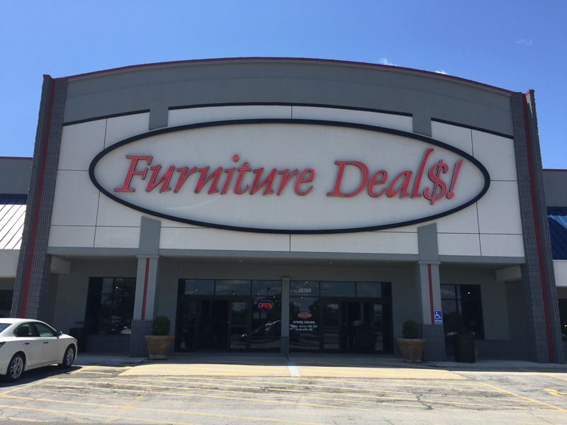 10360 Metcalf Avenue, Overland Park, KS 66212